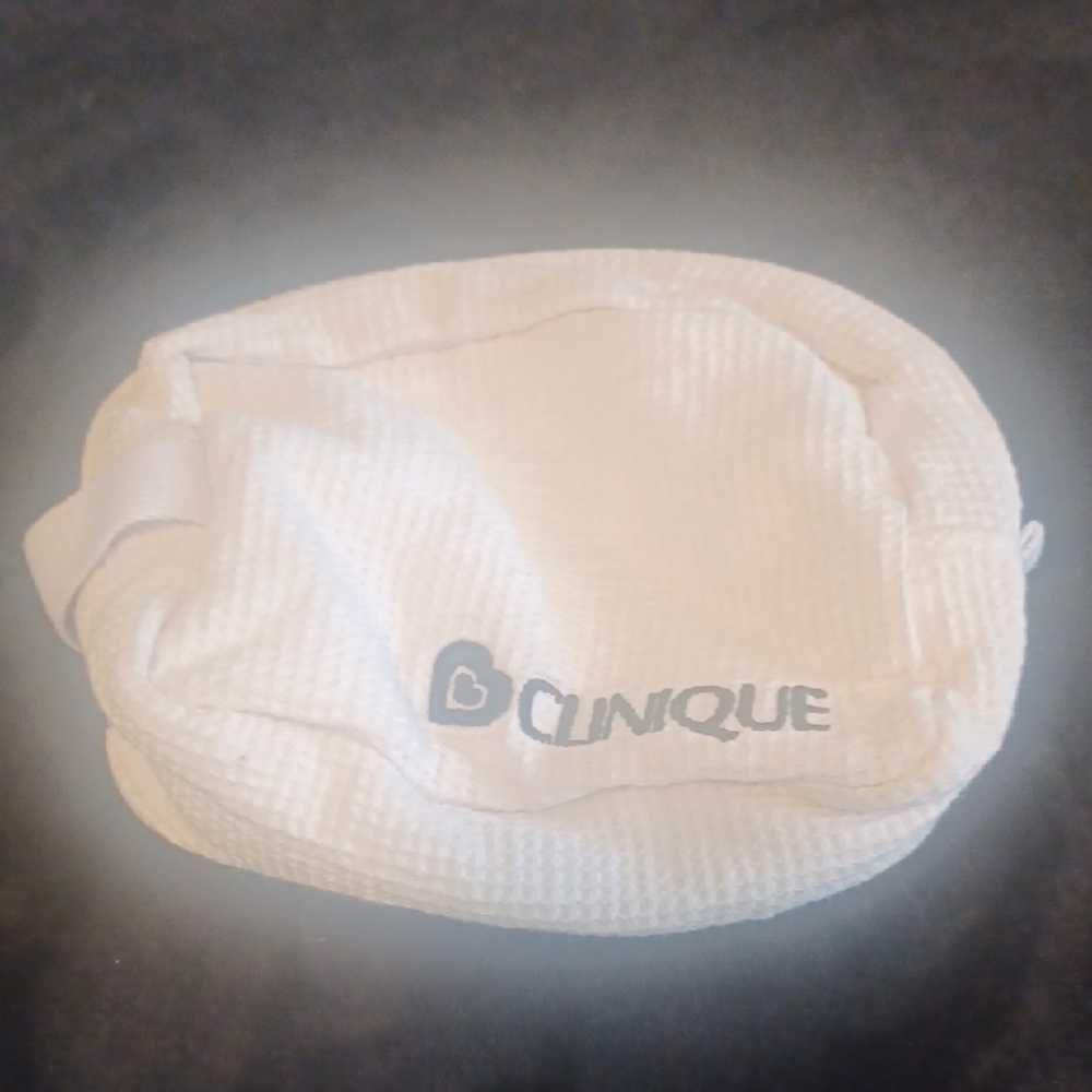Clinique Textured White Pouch